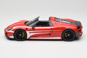 Porsche 918 Spyder Weissach Package Strisce Rosso Bianco Minichamps 1:18 110062442-O1 Pressofusione — immagine 4 di 8