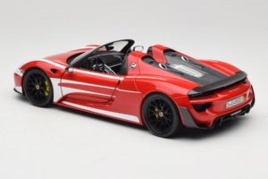 Porsche 918 Spyder Weissach Package Strisce Rosso Bianco Minichamps 1:18 110062442-O1 Pressofusione — immagine 7 di 8
