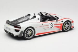 Porsche 918 Spyder Weissach Package Salzburg Minichamps 1:18 110062441 Pressofusione — immagine 3 di 8