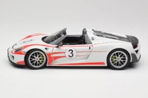 Porsche 918 Spyder Weissach Package Salzburg Minichamps 1:18 110062441 Pressofusione — immagine 4 di 8