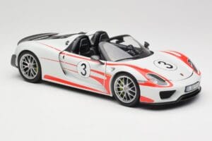 Porsche 918 Spyder Weissach Package Salzburg Minichamps 1:18 110062441 Pressofusione — immagine 6 di 8