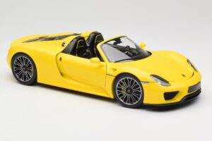 Porsche 918 Spyder Giallo Minichamps 1:18 110062434 Pressofusione — immagine 6 di 8