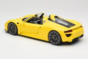 Porsche 918 Spyder Giallo Minichamps 1:18 110062434 Pressofusione — immagine 7 di 8