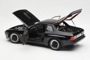Porsche 924 Carrera GT Nero AUTOart 1:18 78001 Pressofusione — immagine 5 di 8