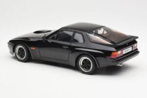 Porsche 924 Carrera GT Nero AUTOart 1:18 78001 Pressofusione — immagine 7 di 8