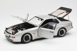 Porsche 924 Carrera GT Diamond Argento AUTOart 1:18 78002 Pressofusione — immagine 2 di 8