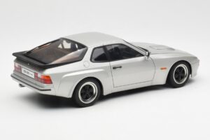 Porsche 924 Carrera GT Diamond Argento AUTOart 1:18 78002 Pressofusione — immagine 3 di 8
