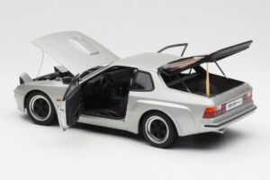 Porsche 924 Carrera GT Diamond Argento AUTOart 1:18 78002 Pressofusione — immagine 5 di 8