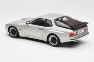 Porsche 924 Carrera GT Diamond Argento AUTOart 1:18 78002 Pressofusione — immagine 7 di 8