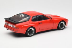 Porsche 924 Carrera GT Guards Rosso AUTOart 1:18 78003 Pressofusione — immagine 3 di 8