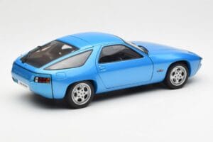 Porsche 928 Blu AUTOart 1:18 77901 Pressofusione — immagine 3 di 8