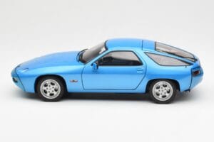 Porsche 928 Blu AUTOart 1:18 77901 Pressofusione — immagine 4 di 8