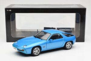 Porsche 928 Blu AUTOart 1:18 77901 Pressofusione — immagine 8 di 8
