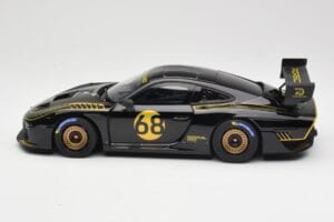 Porsche 935/19 Nero con Strisce Dorate Minichamps 1:18 155067568 Pressofusione — immagine 3 di 6