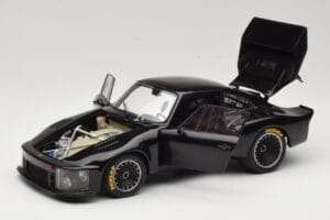 Porsche 935 Turbo Group 5 1976 Exoto 1:18 18101 Pressofusione — immagine 2 di 8