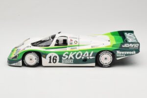 Porsche 956L #16 Skoal Bandit G. Edwards / D. Sears / M. Bleekemolen 24 Hours of Le Mans 1983 Minichamps 1:18 183836916 Press — immagine 4 di 8