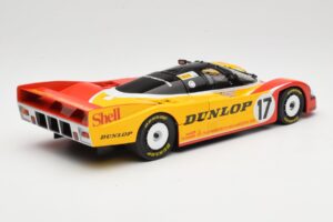 Porsche 962C Group C #17 D. Bell / H-J. Stuck / K. Ludwig 24 Hours of Le Mans 1988 Universal Hobbies 1:18 4704 Pressofusione — immagine 3 di 8