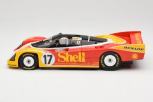 Porsche 962C Group C #17 D. Bell / H-J. Stuck / K. Ludwig 24 Hours of Le Mans 1988 Universal Hobbies 1:18 4704 Pressofusione — immagine 4 di 8