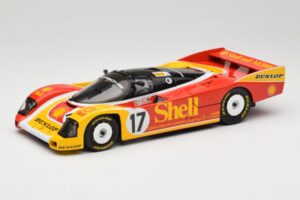 Porsche 962C Group C #17 D. Bell / H-J. Stuck / K. Ludwig 24 Hours of Le Mans 1988 Universal Hobbies 1:18 4704 Pressofusione