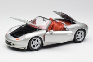 Porsche Boxster 986 Argento Maisto 1:18 37800-M3 Pressofusione — immagine 2 di 8