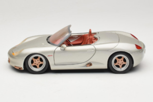 Porsche Boxster 986 Concept Argento Maisto 1:18 50231 Pressofusione — immagine 4 di 8