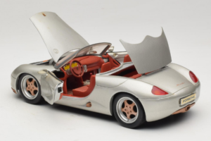 Porsche Boxster 986 Concept Argento Maisto 1:18 50231 Pressofusione — immagine 5 di 8