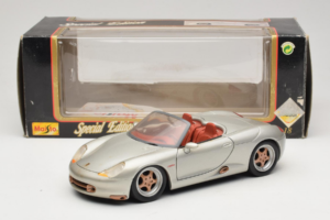 Porsche Boxster 986 Concept Argento Maisto 1:18 50231 Pressofusione — immagine 8 di 8