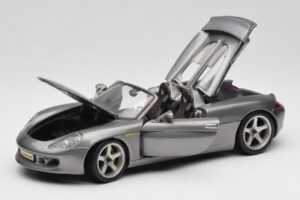 Porsche Carrera GT Grigio Metallizzato Maisto 1:18 36622-R1 Pressofusione — immagine 2 di 8