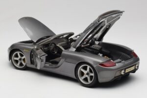 Porsche Carrera GT Grigio Metallizzato Maisto 1:18 36622-R1 Pressofusione — immagine 5 di 8
