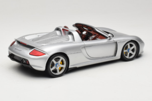 Porsche Carrera GT Silver Metallic Minichamps 1:18 WAP02103014 Pressofusione — immagine 3 di 8