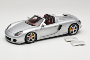 Porsche Carrera GT Silver Metallic Minichamps 1:18 WAP02103014 Pressofusione