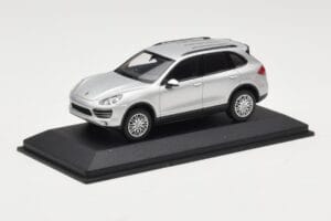 Porsche Cayenne 958 Argento Minichamps 1:43 WAP0200020B Pressofusione — immagine 2 di 4
