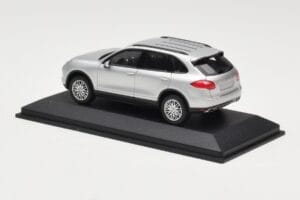 Porsche Cayenne 958 Argento Minichamps 1:43 WAP0200020B Pressofusione — immagine 3 di 4