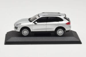 Porsche Cayenne 958 Argento Minichamps 1:43 WAP0200020B Pressofusione