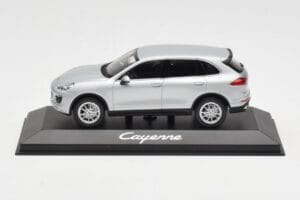 Porsche Cayenne 958 Argento Minichamps 1:43 WAP0200020E Pressofusione