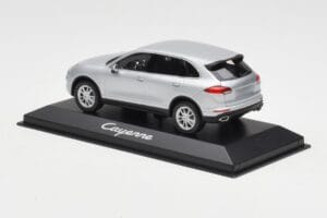 Porsche Cayenne 958 Argento Minichamps 1:43 WAP0200020E Pressofusione — immagine 3 di 4