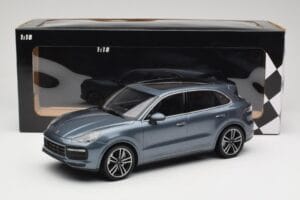 Porsche Cayenne 958 Turbo S Blue Metallic Minichamps 1:18 155066071 Pressofusione — immagine 6 di 6