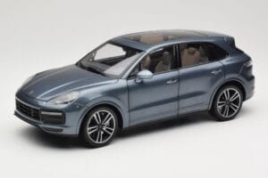 Porsche Cayenne 958 Turbo S Blue Metallic Minichamps 1:18 110066070 Pressofusione