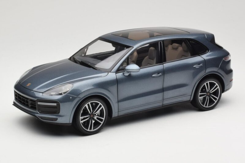 Porsche Cayenne 958 Turbo S Blue Metallic Minichamps 1:18 110066070 Pressofusione