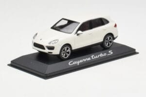 Porsche Cayenne 958 Turbo S Bianco Minichamps 1:43 WAP0200220C Pressofusione — immagine 2 di 4