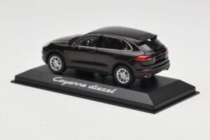 Porsche Cayenne 958 Diesel Acajou Brown Minichamps 1:43 WAP0200030E Pressofusione — immagine 3 di 4