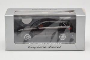 Porsche Cayenne 958 Diesel Acajou Brown Minichamps 1:43 WAP0200030E Pressofusione — immagine 4 di 4