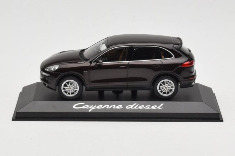 Porsche Cayenne 958 Diesel Acajou Brown Minichamps 1:43 WAP0200030E Pressofusione