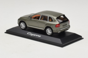 Porsche Cayenne Grey Metallic Minichamps 1:43 WAP02061317 Pressofusione — immagine 3 di 4