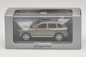 Porsche Cayenne Grey Metallic Minichamps 1:43 WAP02061317 Pressofusione — immagine 4 di 4