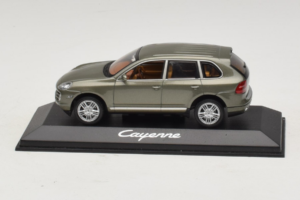 Porsche Cayenne Grey Metallic Minichamps 1:43 WAP02061317 Pressofusione