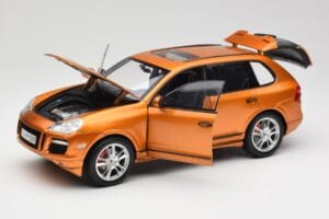 Porsche Cayenne GTS Lava Orange Norev 1:18 187535 Pressofusione — immagine 2 di 8