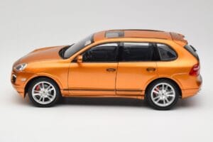 Porsche Cayenne GTS Lava Orange Norev 1:18 187535 Pressofusione — immagine 4 di 8