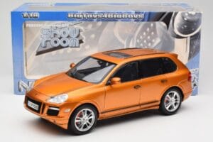 Porsche Cayenne GTS Lava Orange Norev 1:18 187535 Pressofusione — immagine 8 di 8