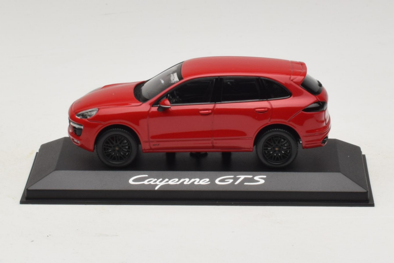 Porsche Cayenne 958 GTS Rosso Minichamps 1:43 WAP0200070E Pressofusione